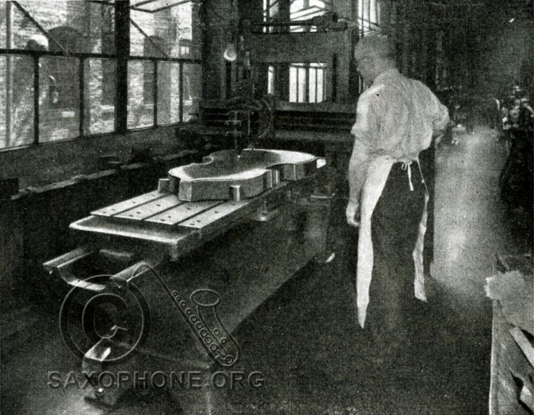 H.N. White King factory-1934-Showing the operation on a large planer
