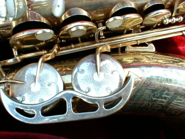 King Super 20 with Mother-Of-Pearl Side Keys