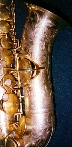 1925 King Artist Alto Saxophone With Gold Plating Mother-Of-Pearl Keys Inlays Engraving on entire Body saxophone.org
